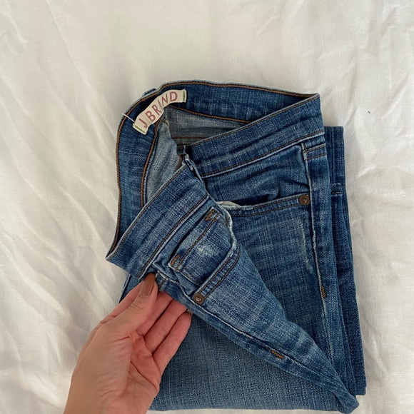 J BRAND Mid Rise Skinny Jeans - Picture 4 of 5